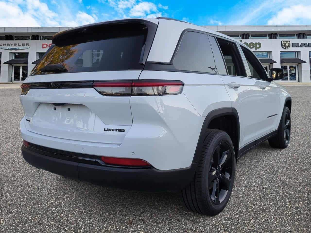 Thumbnail: 2025 Jeep Grand Cherokee - 8