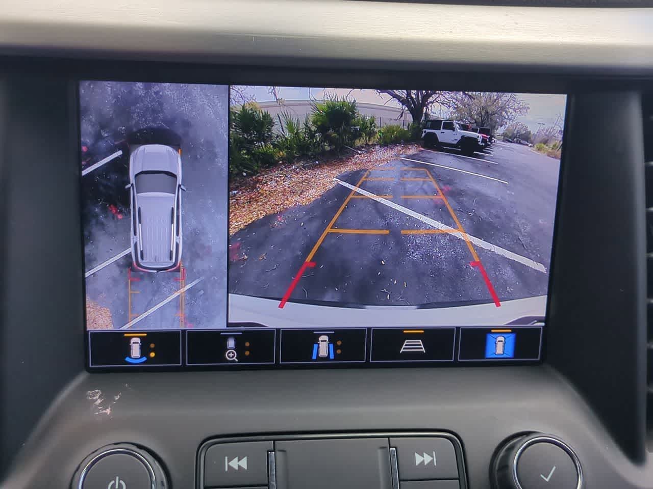 Thumbnail: 2022 GMC Acadia - 31