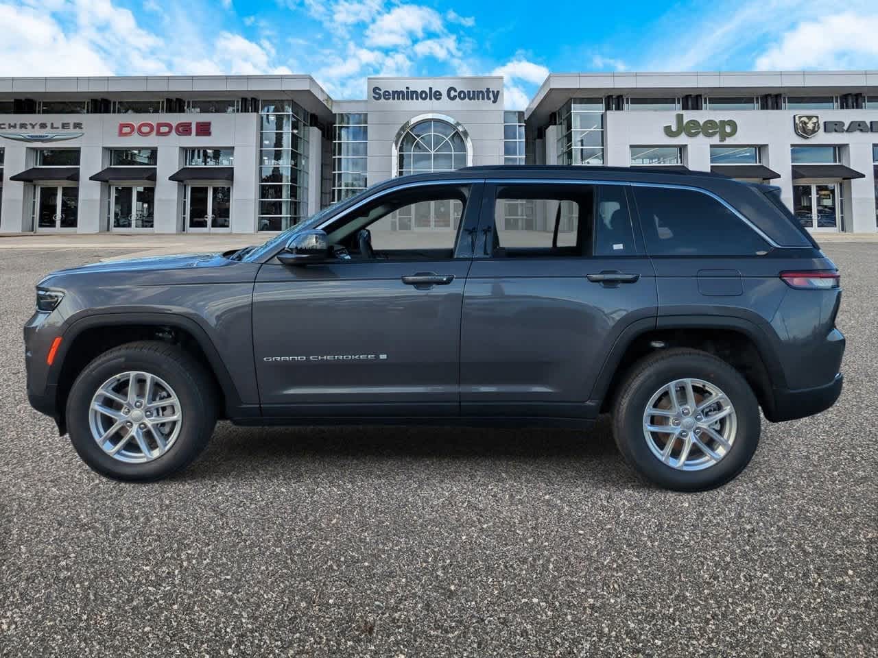 Thumbnail: 2025 Jeep Grand Cherokee - 5