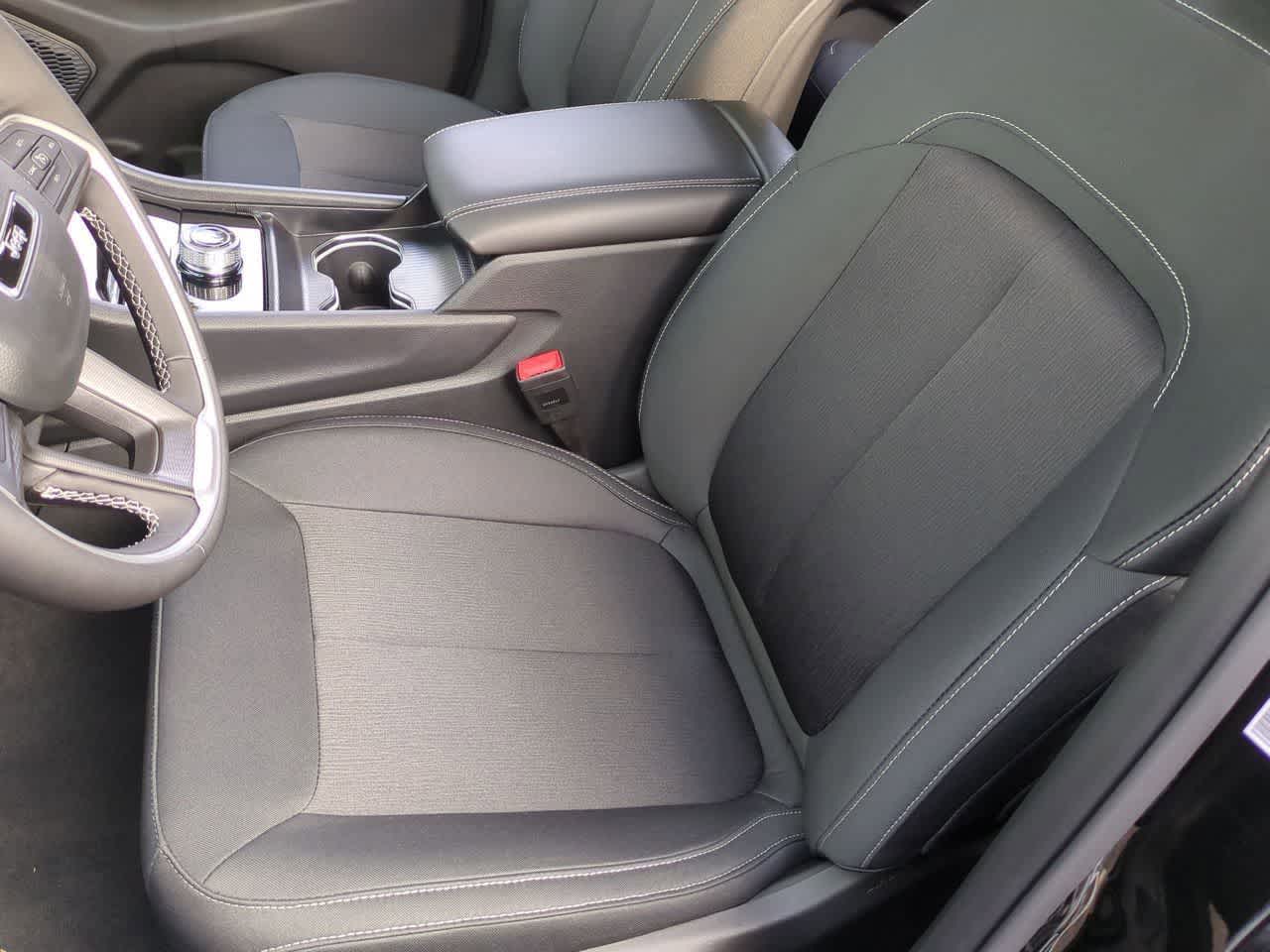 Thumbnail: 2025 Jeep Grand Cherokee L - 16