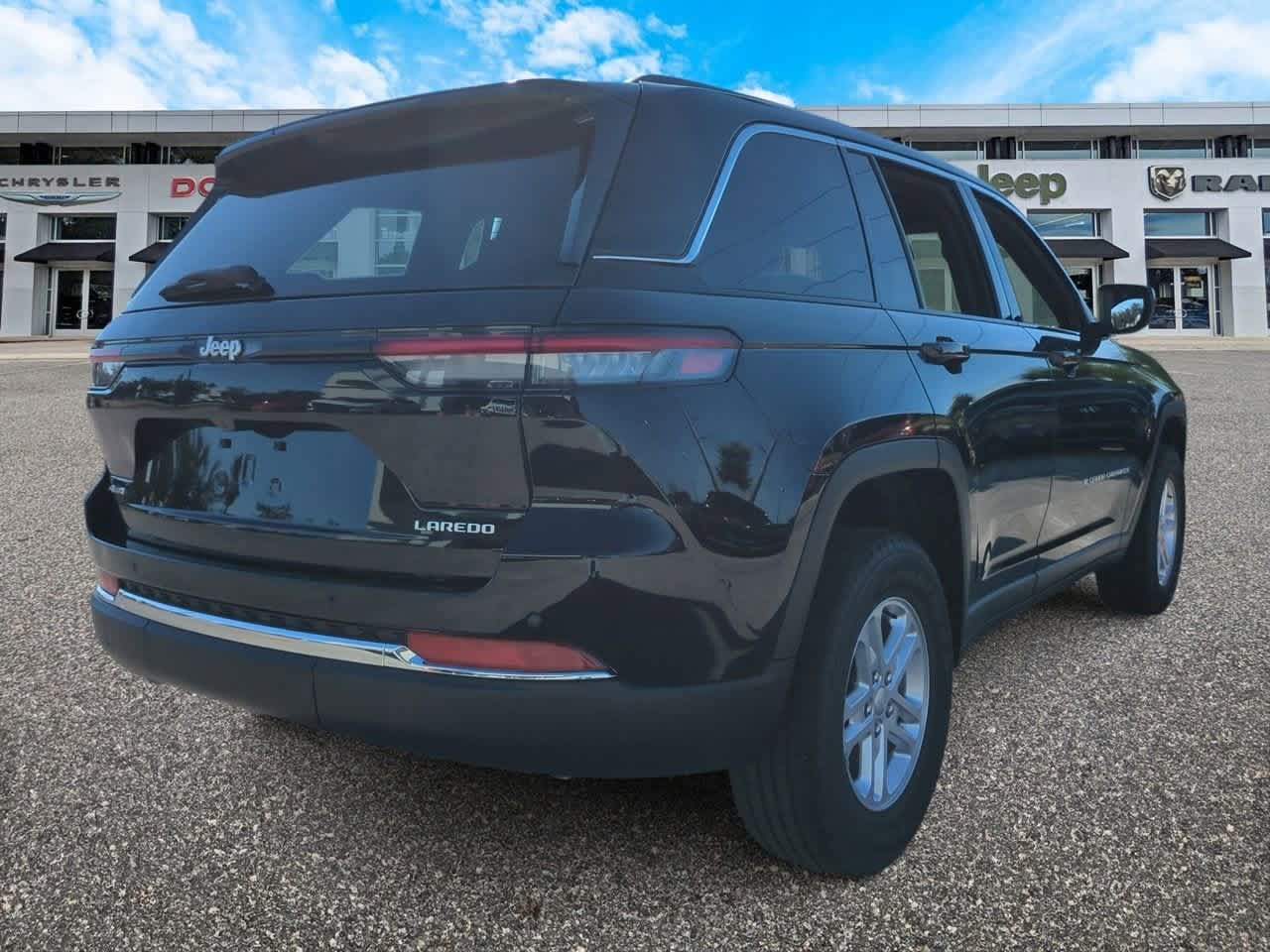 Thumbnail: 2025 Jeep Grand Cherokee - 8