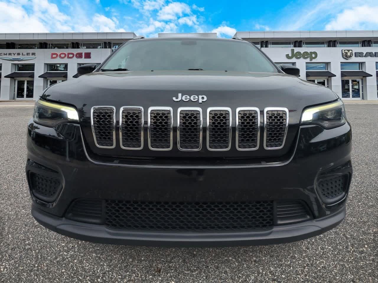 Thumbnail: 2020 Jeep Cherokee - 3
