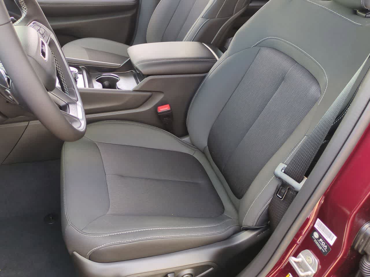 Thumbnail: 2026 Jeep Grand Cherokee - 17