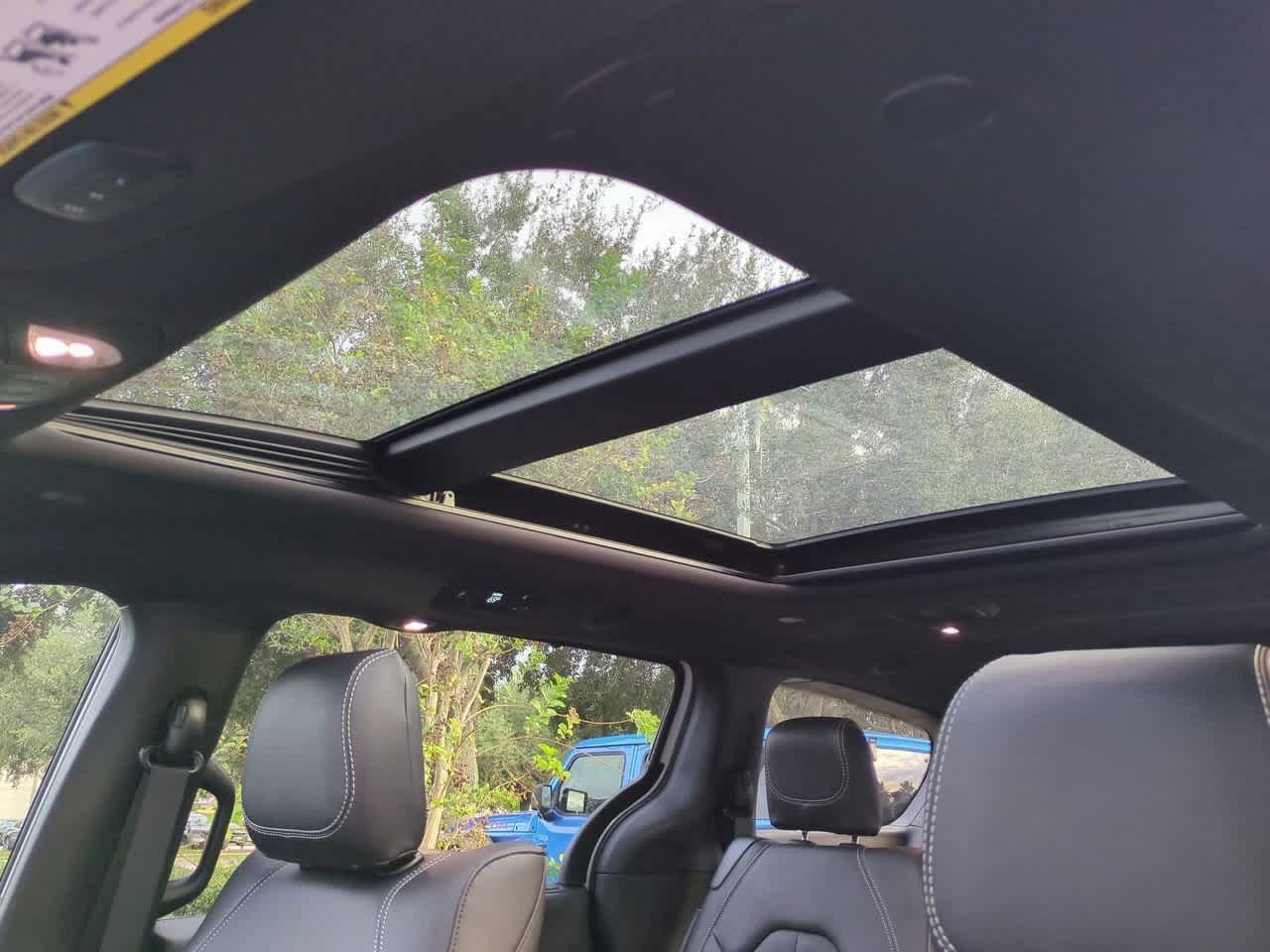 Thumbnail: 2026 Chrysler Pacifica - 20