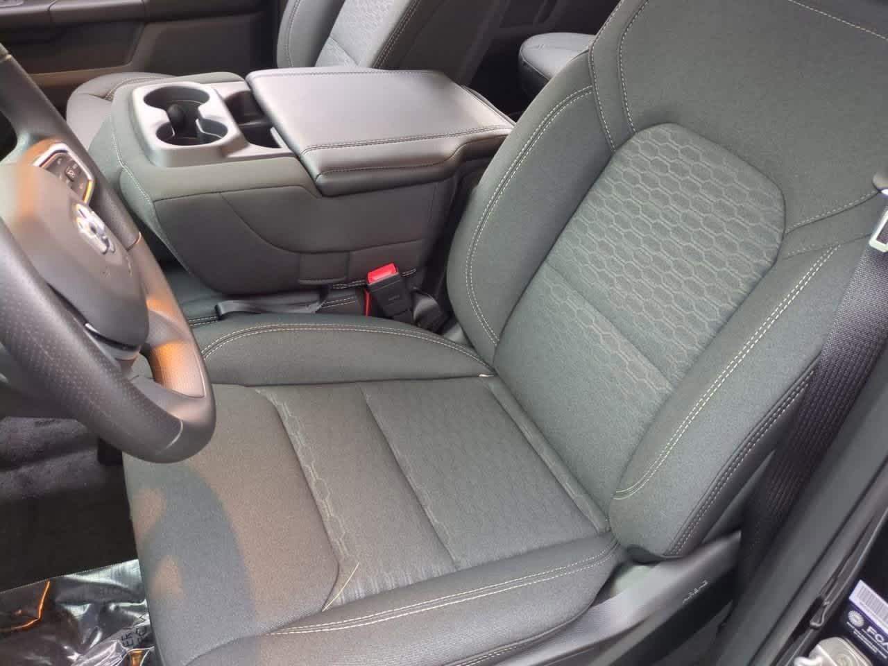 Thumbnail: 2026 RAM 1500 - 17