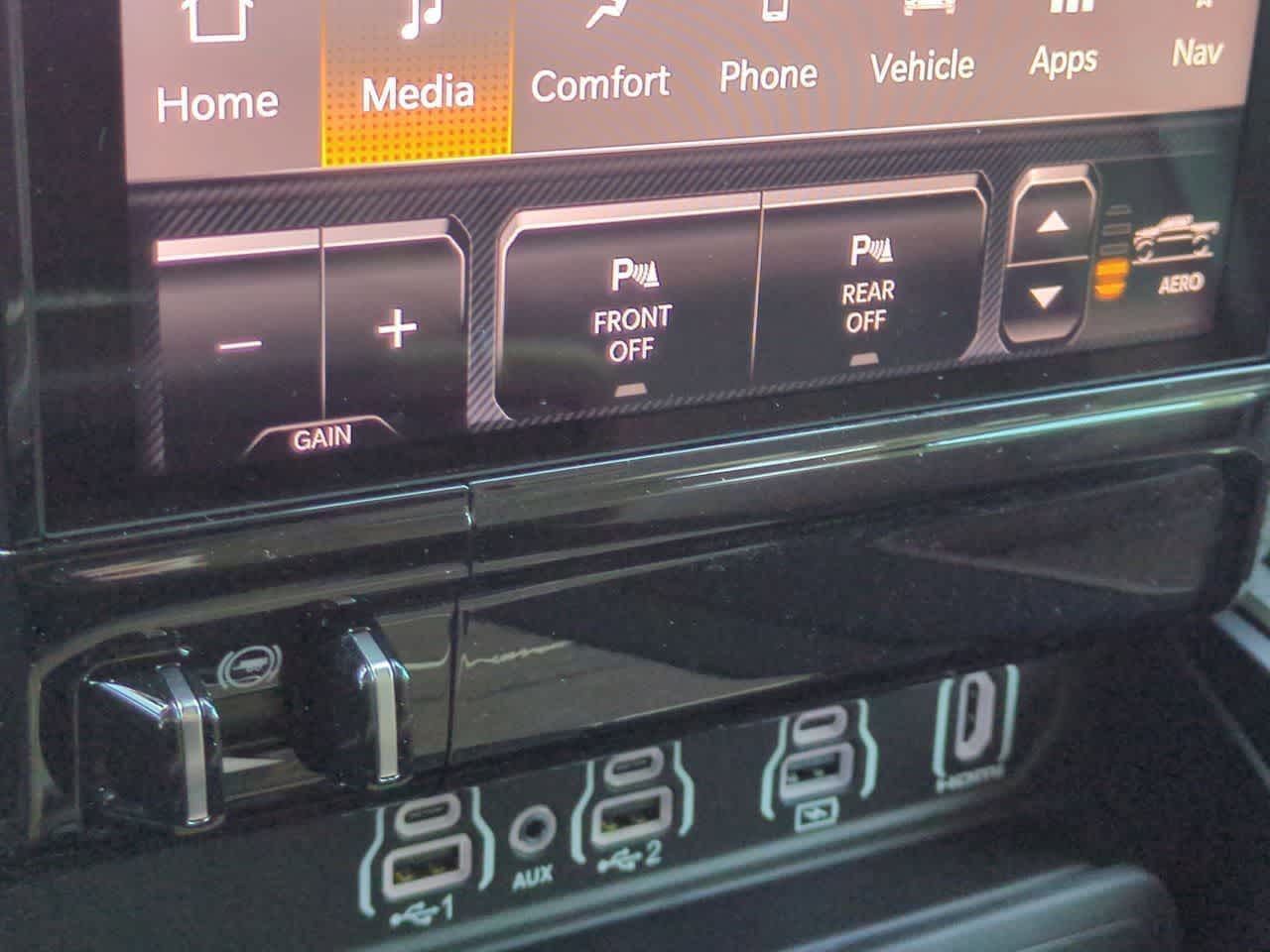 Thumbnail: 2026 RAM 1500 - 17