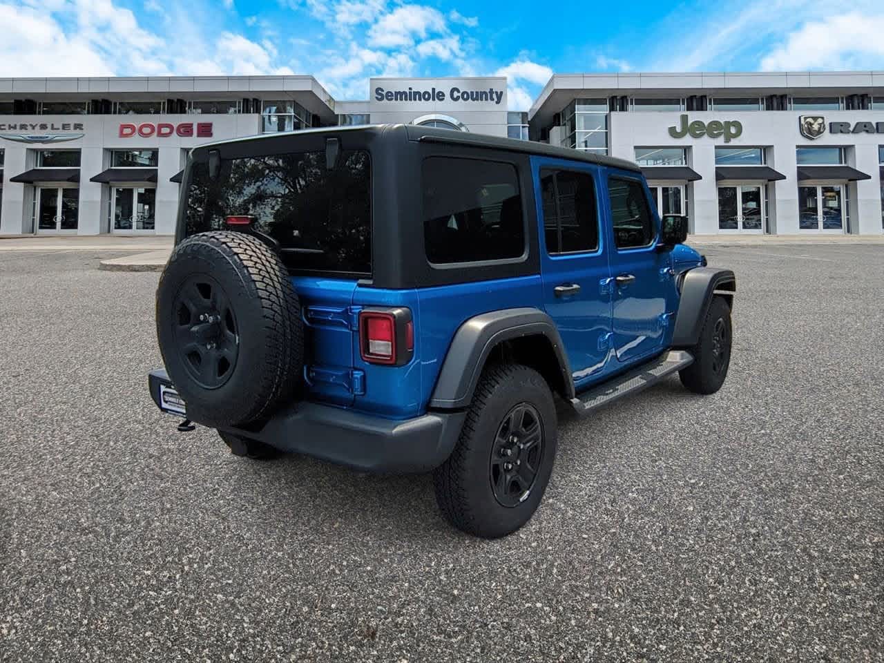 Thumbnail: 2022 Jeep Wrangler - 8