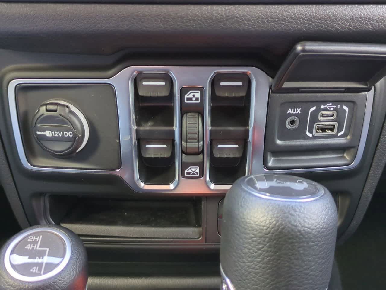 Thumbnail: 2025 Jeep Wrangler - 31