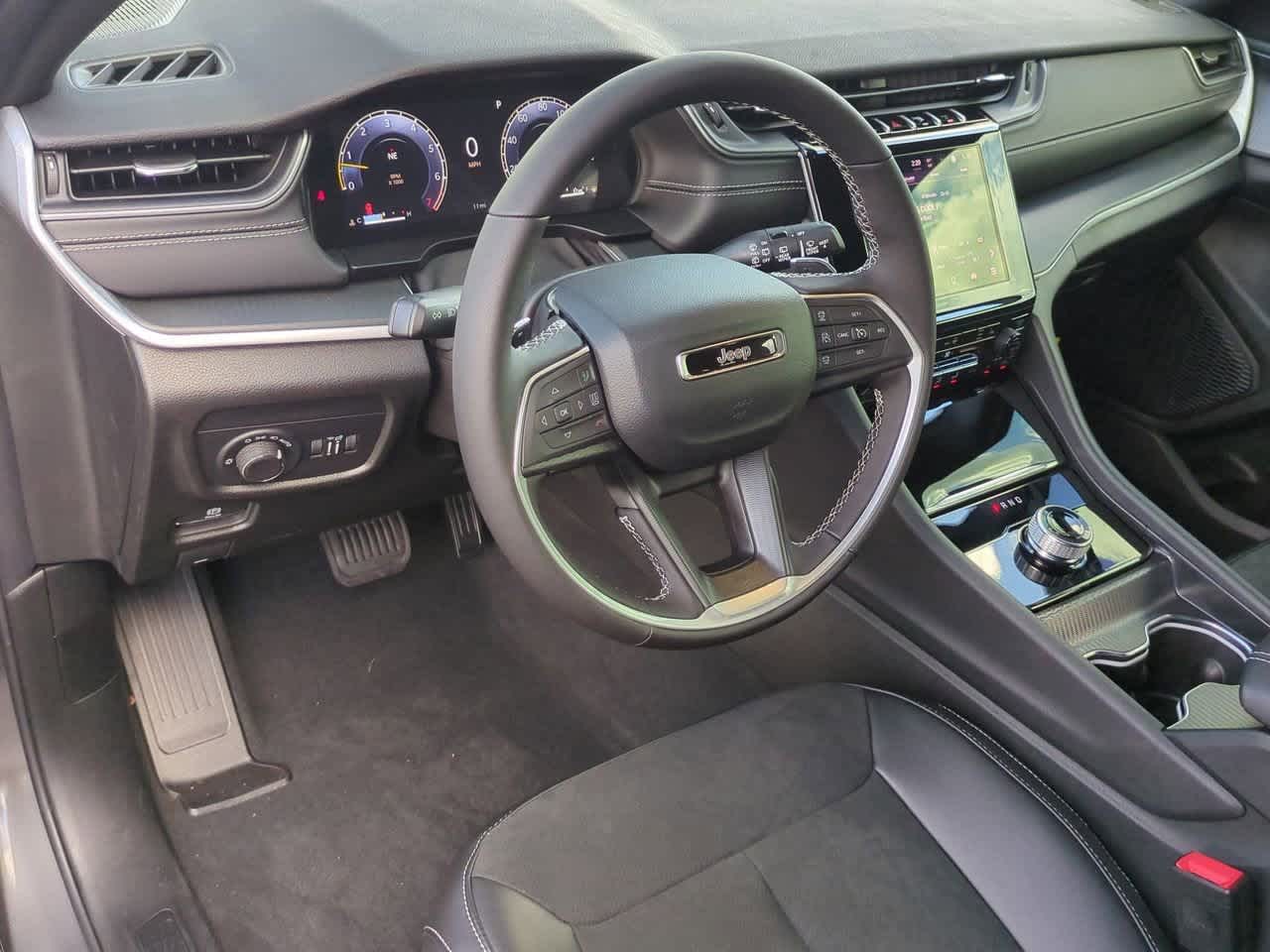 Thumbnail: 2025 Jeep Grand Cherokee - 10