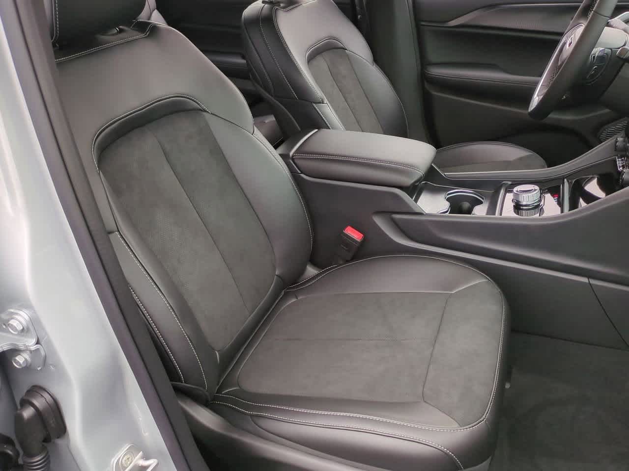 Thumbnail: 2025 Jeep Grand Cherokee L - 23