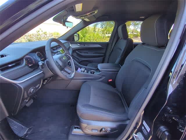 Thumbnail: 2025 Jeep Grand Cherokee - 17