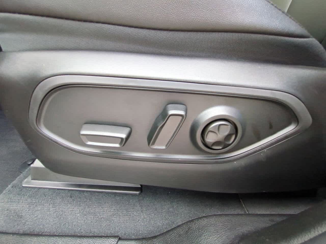 Thumbnail: 2025 Jeep Grand Cherokee - 18