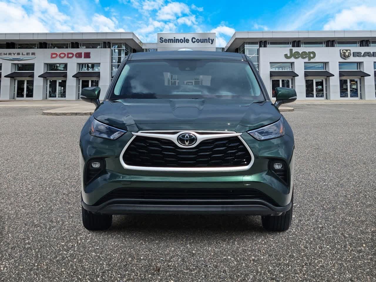 Thumbnail: 2023 Toyota Highlander - 3