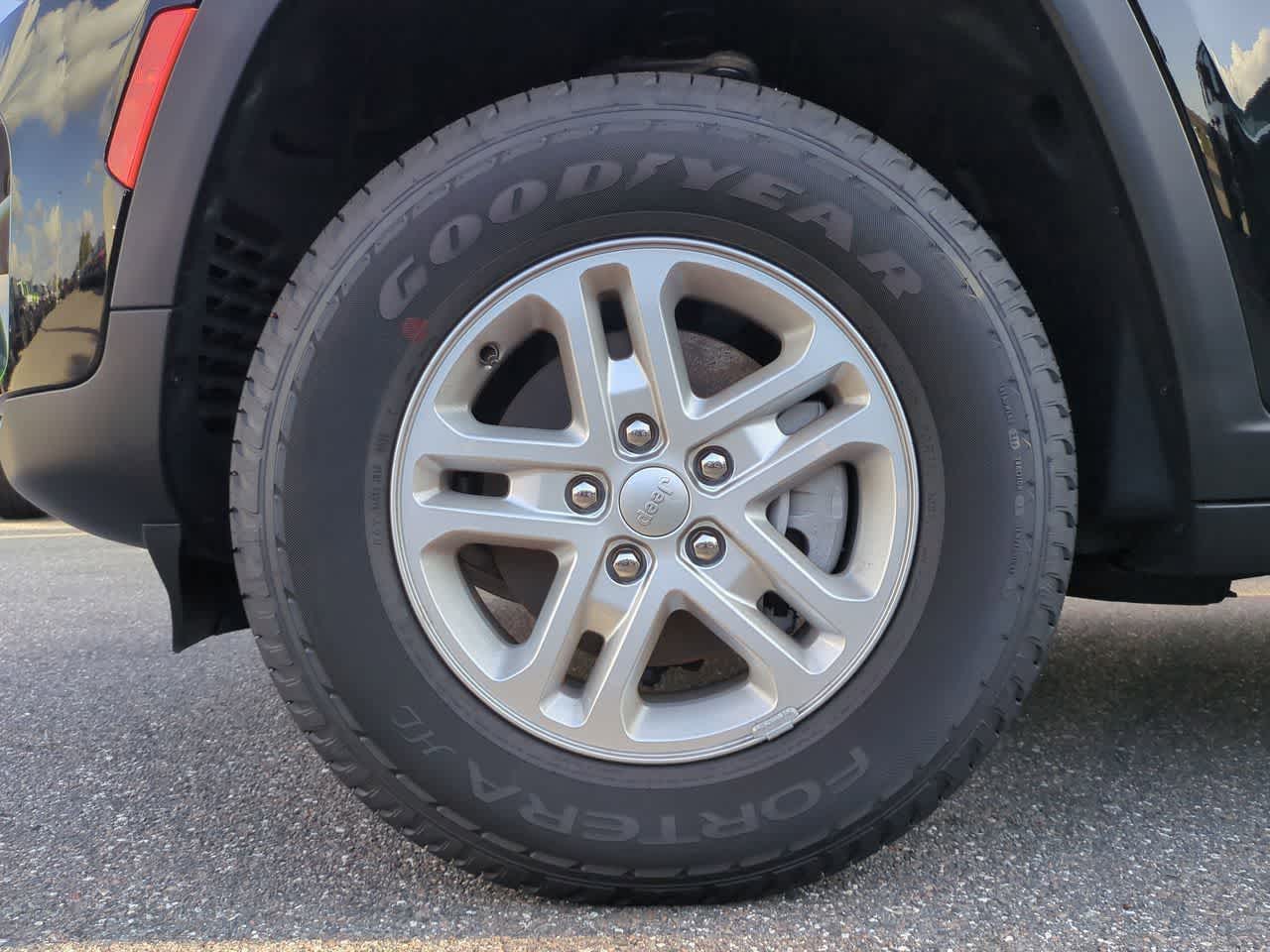 Thumbnail: 2025 Jeep Grand Cherokee - 14