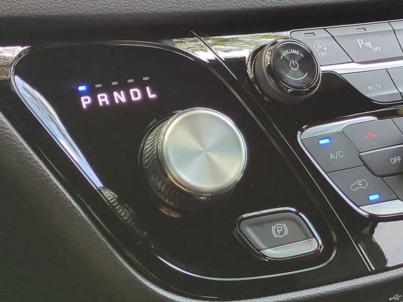 Thumbnail: 2026 Chrysler Voyager - 31