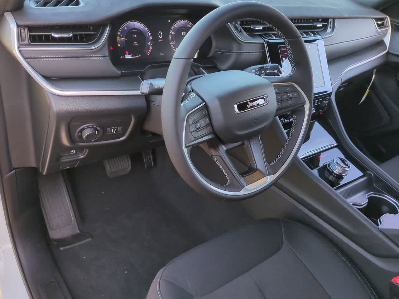 Thumbnail: 2025 Jeep Grand Cherokee - 10