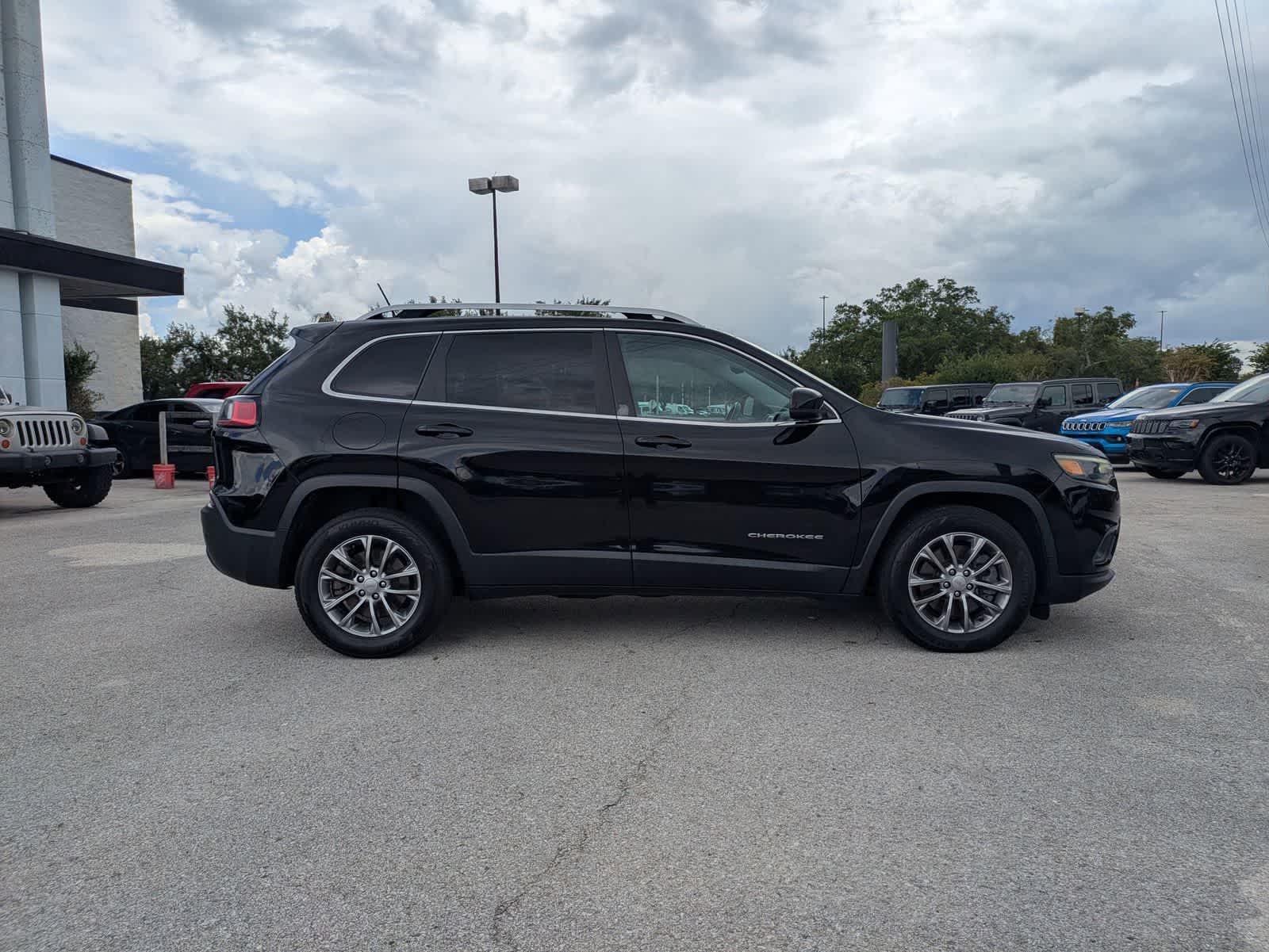 Thumbnail: 2021 Jeep Cherokee - 4