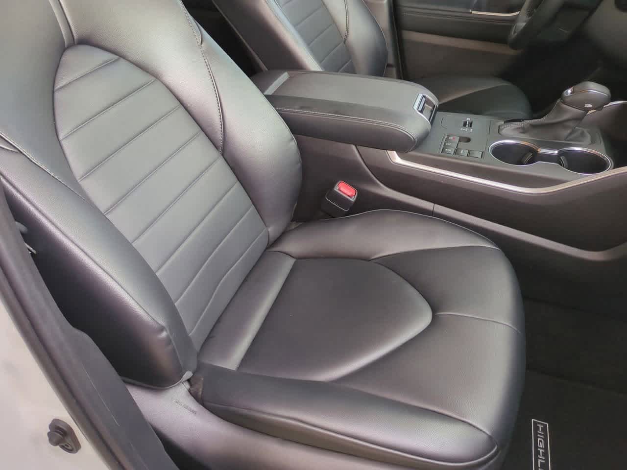 Thumbnail: 2024 Toyota Highlander - 23