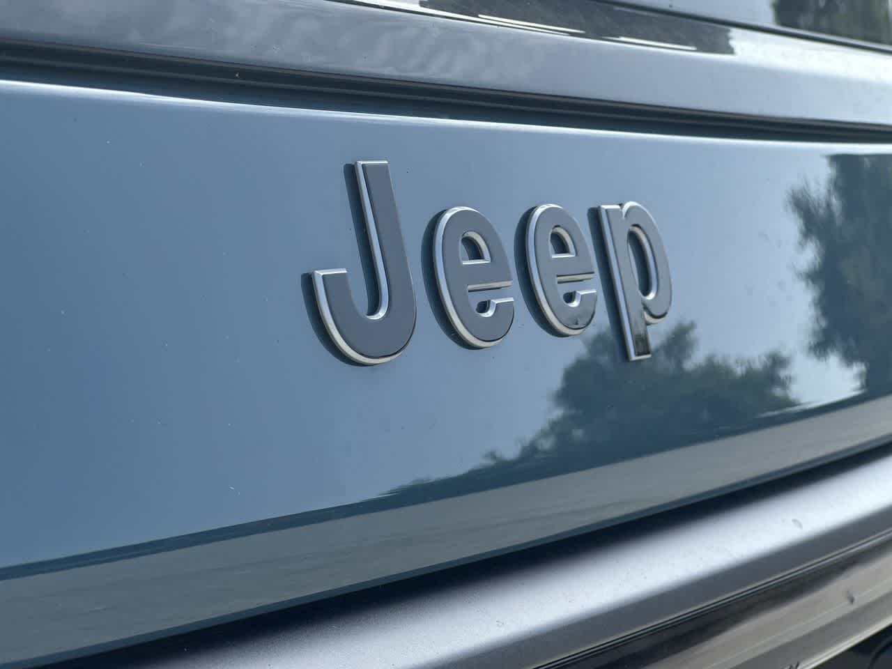 Thumbnail: 2026 Jeep Grand Wagoneer - 18