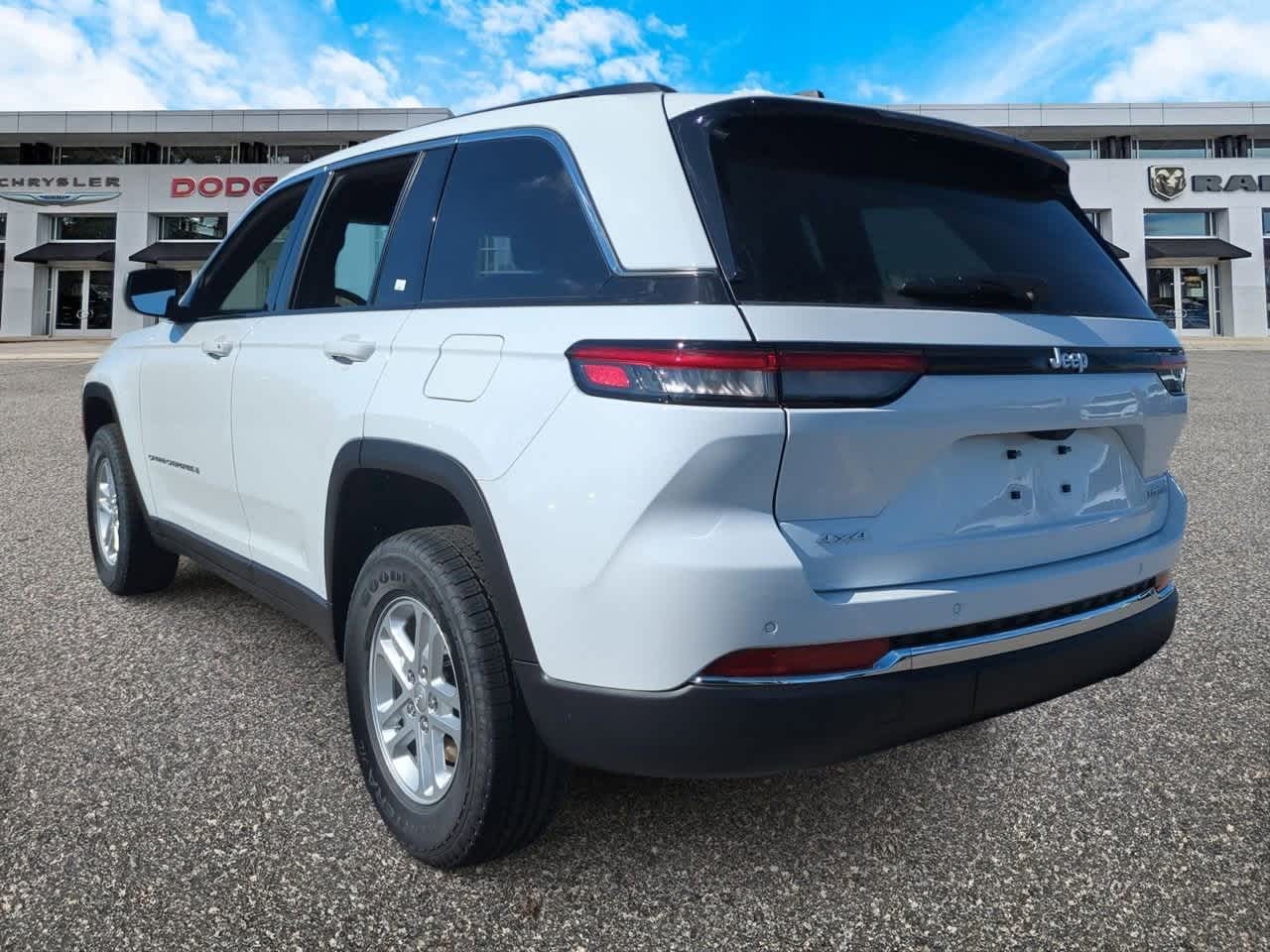 Thumbnail: 2025 Jeep Grand Cherokee - 6