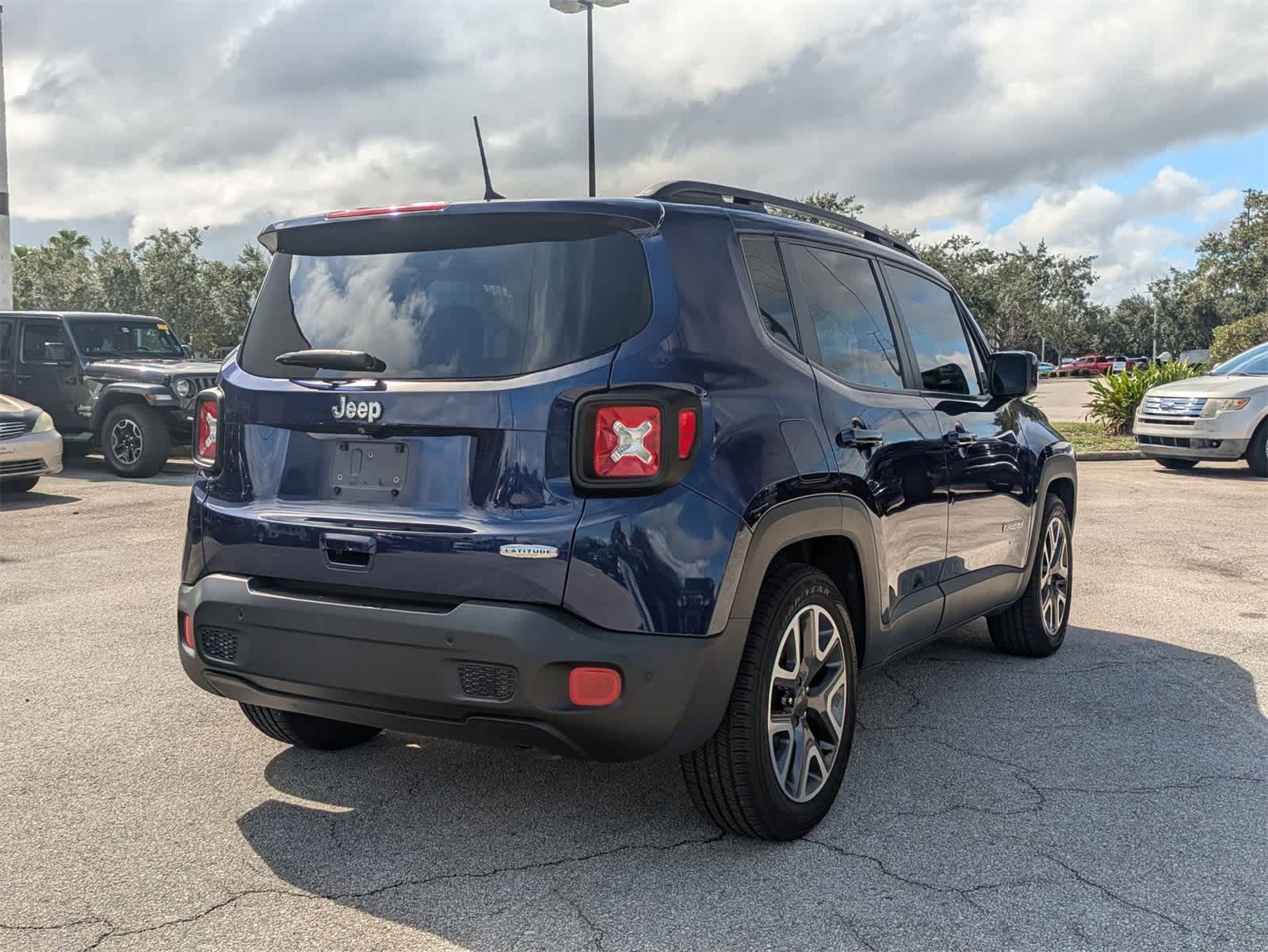 Thumbnail: 2018 Jeep Renegade - 4