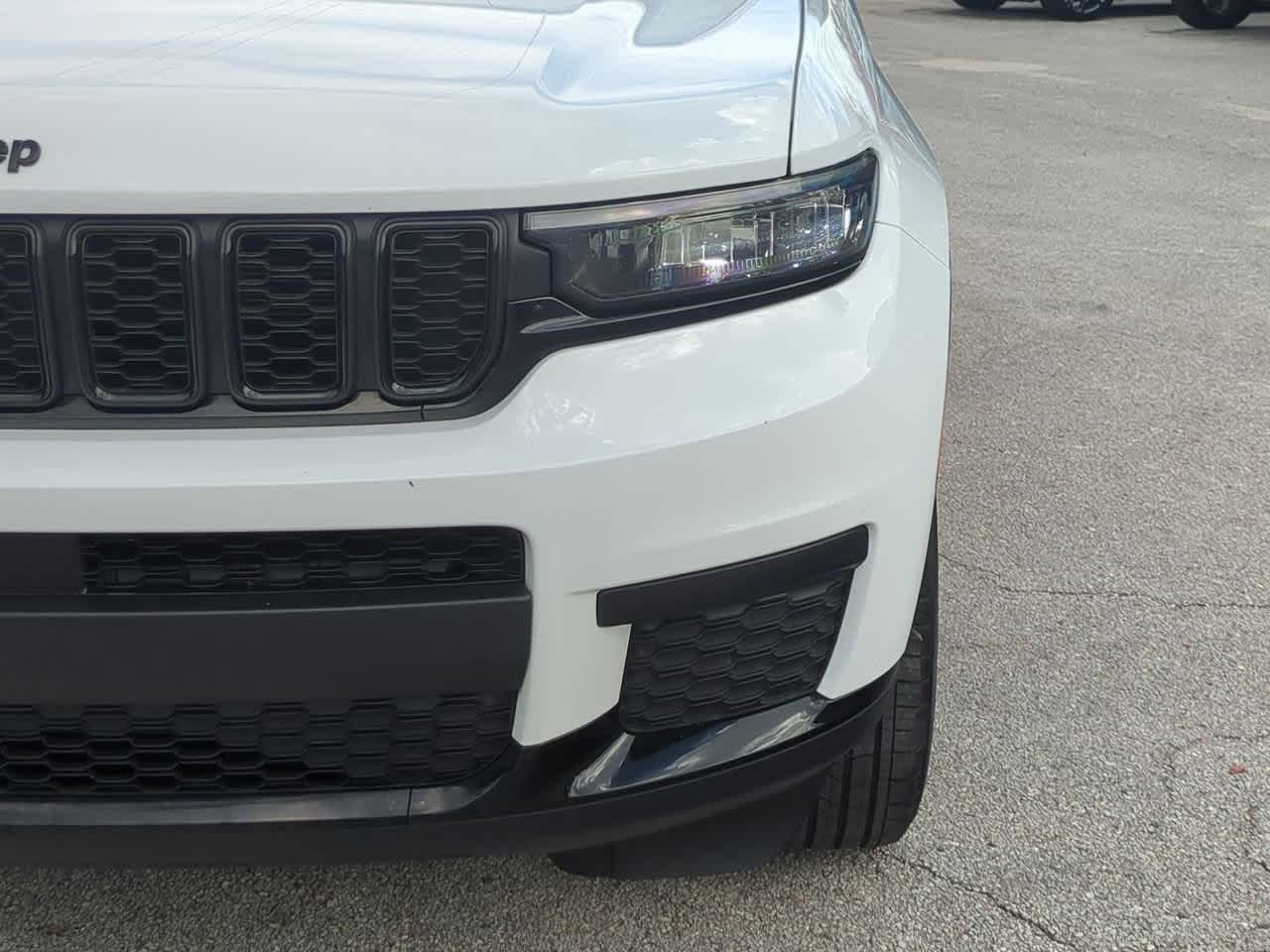 Thumbnail: 2024 Jeep Grand Cherokee L - 11