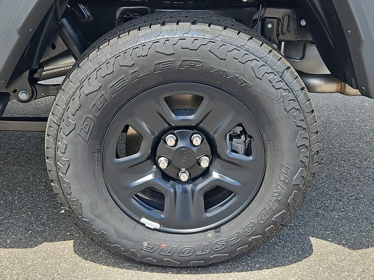 Thumbnail: 2025 Jeep Gladiator - 14