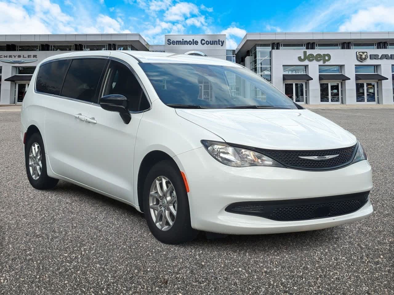 Thumbnail: 2026 Chrysler Voyager - 2