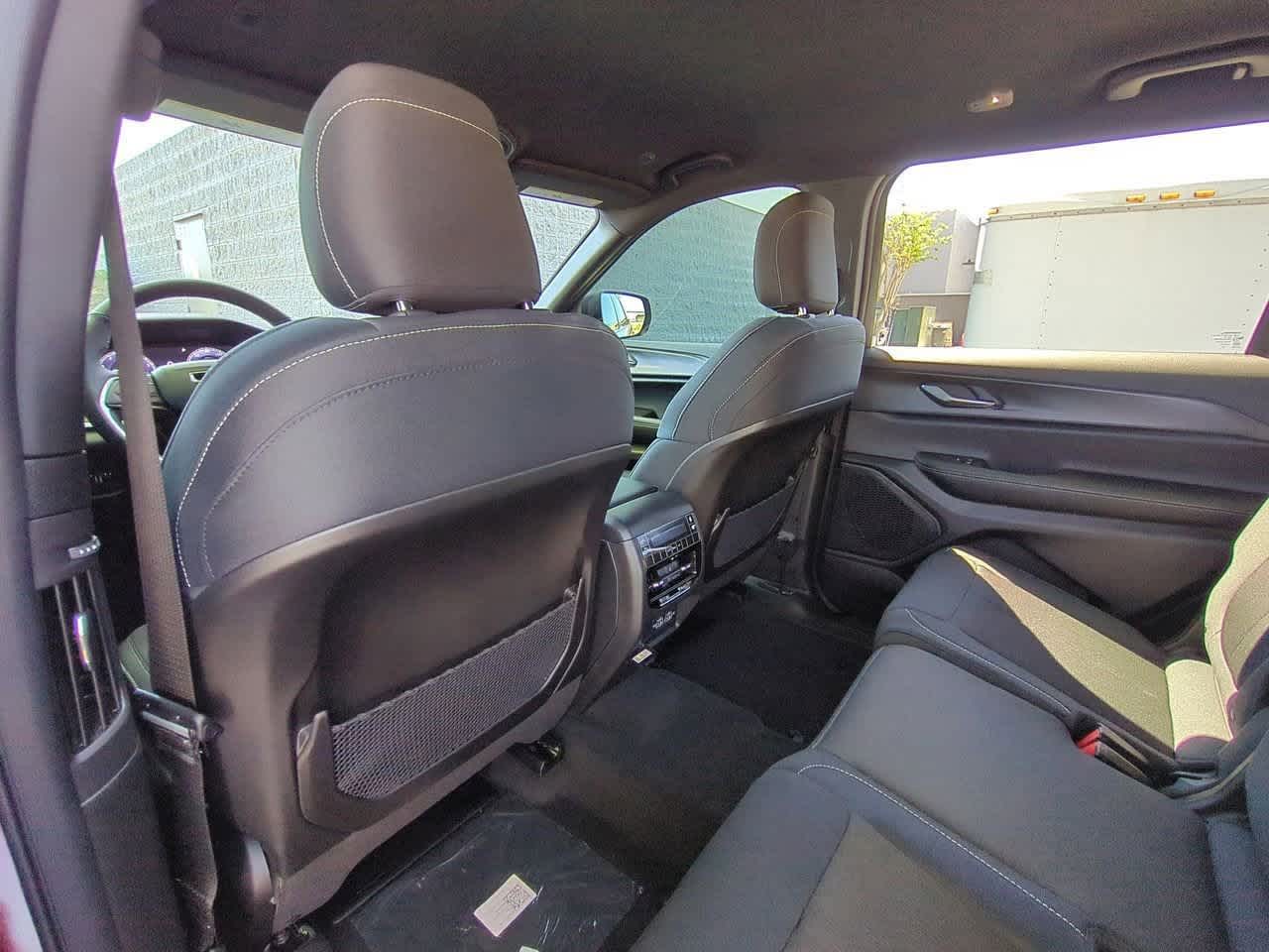 Thumbnail: 2025 Jeep Grand Cherokee L - 19