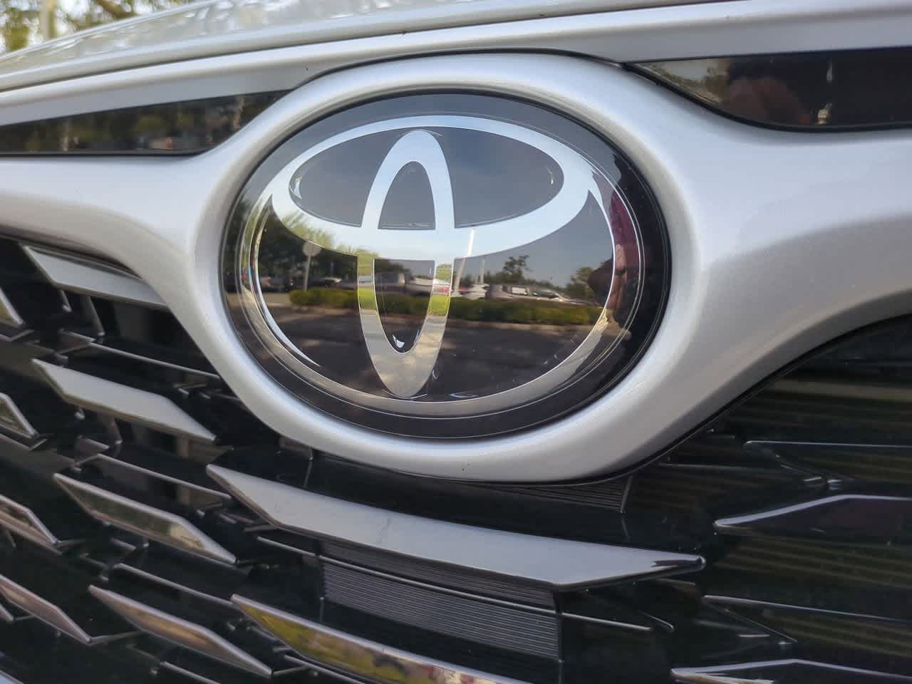 Thumbnail: 2024 Toyota Highlander - 12