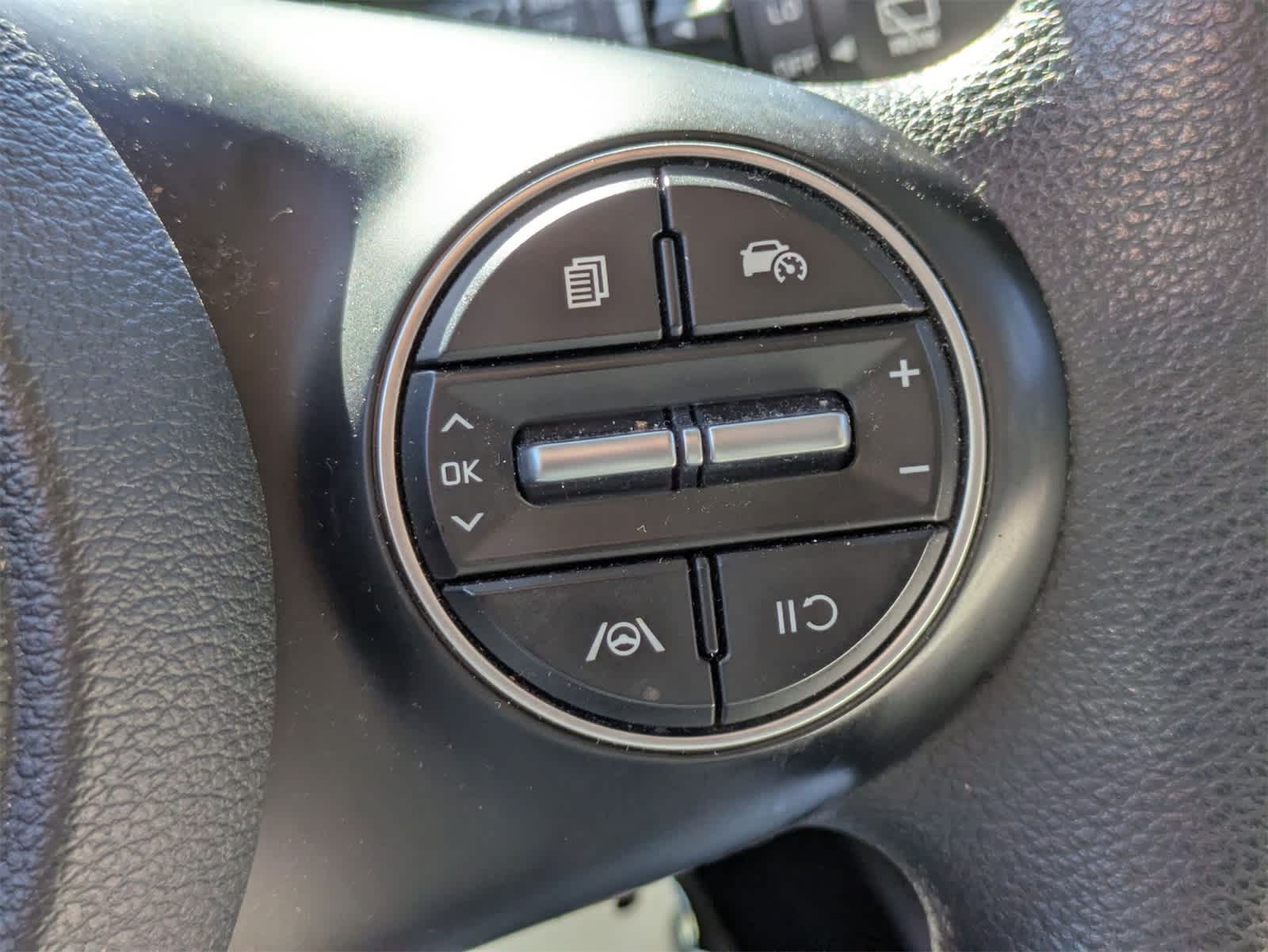 Thumbnail: 2023 Kia Soul - 9