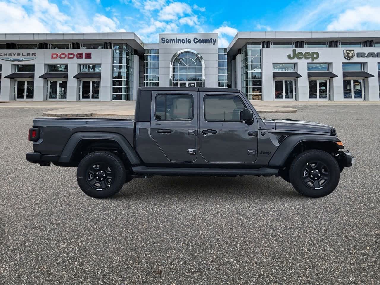 Thumbnail: 2025 Jeep Gladiator - 9