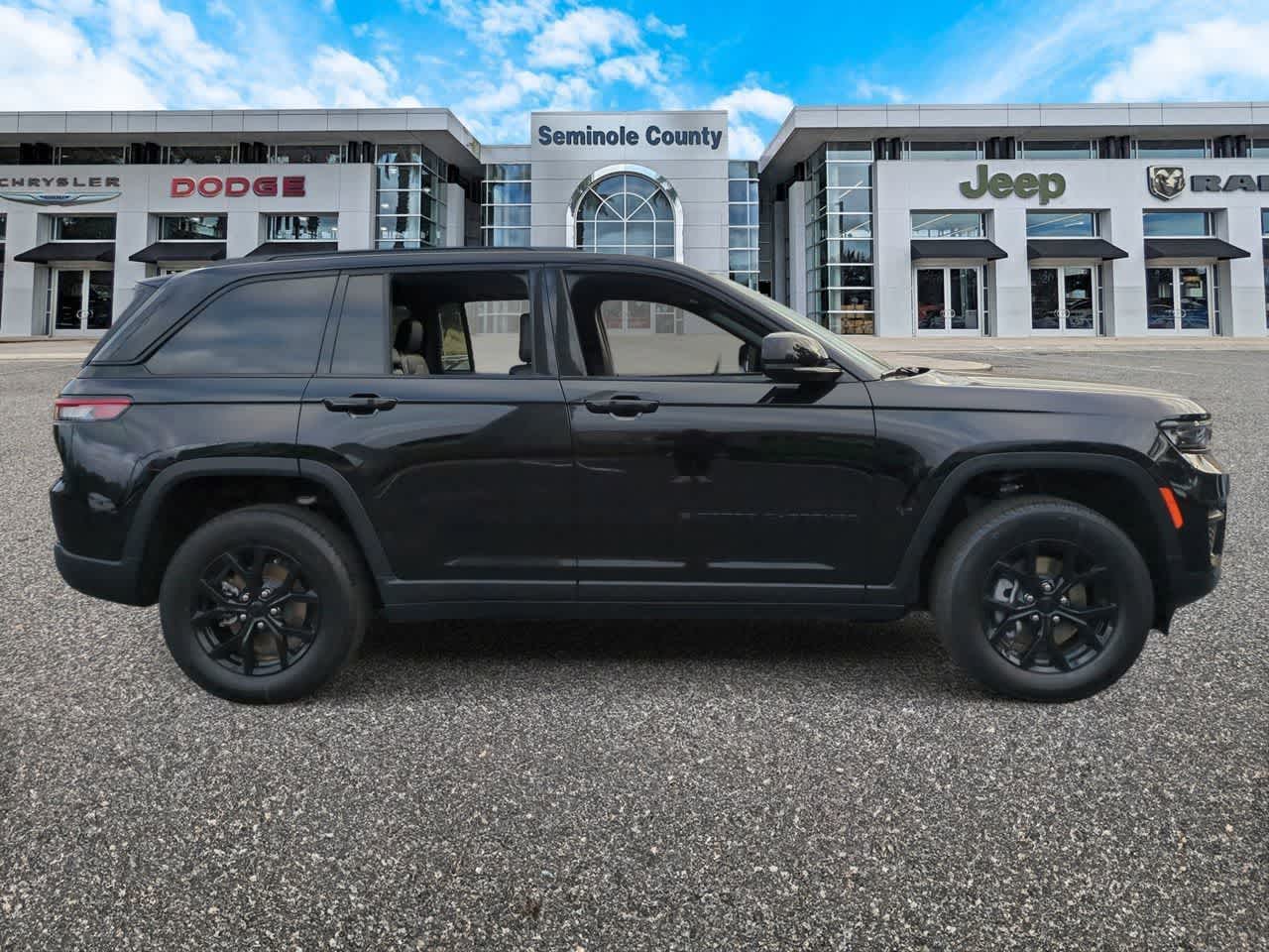 Thumbnail: 2025 Jeep Grand Cherokee - 9