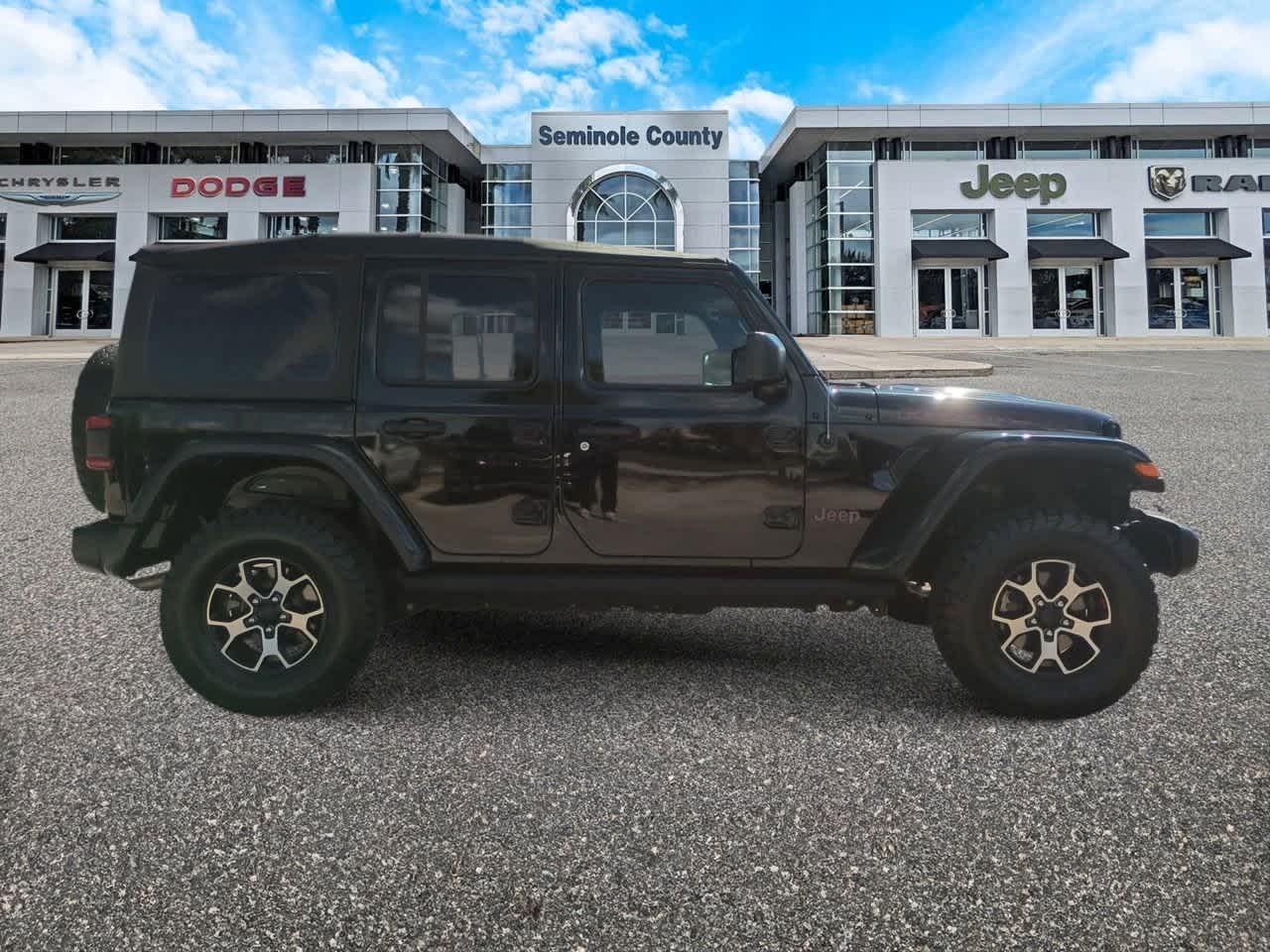 Thumbnail: 2023 Jeep Wrangler - 9