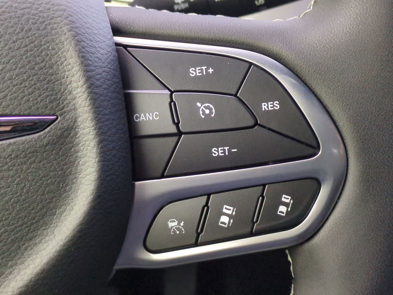 Thumbnail: 2026 Chrysler Pacifica - 26