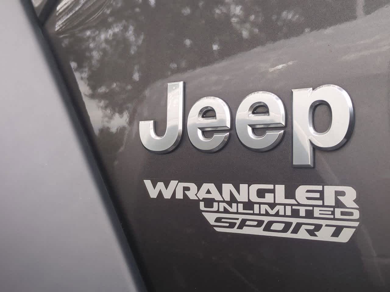 Thumbnail: 2018 Jeep Wrangler - 12