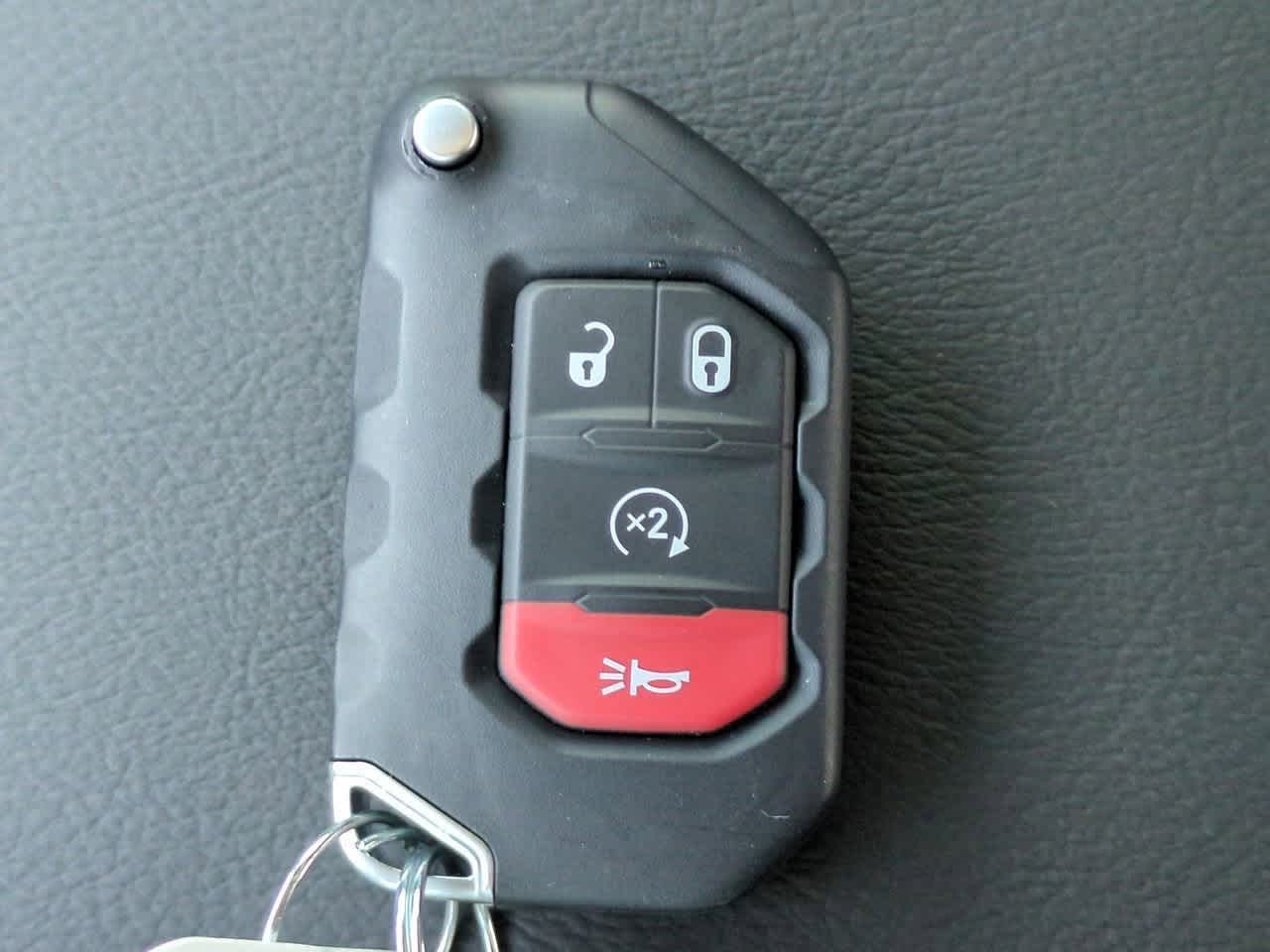 Thumbnail: 2025 Jeep Gladiator - 36