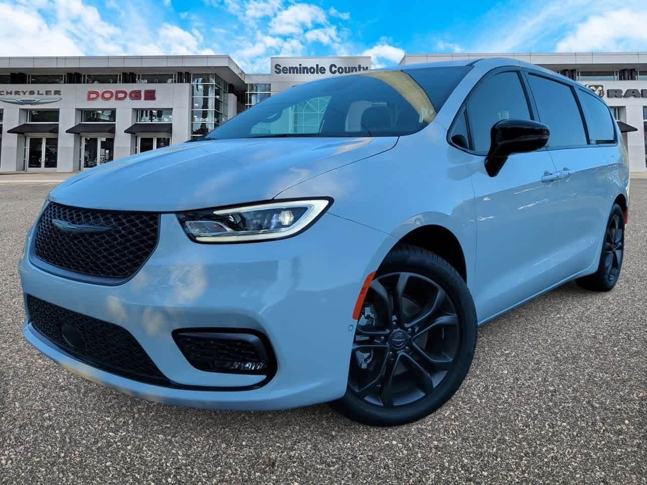 Thumbnail: 2026 Chrysler Pacifica - 1