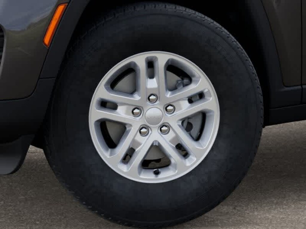 New 2025 Jeep Grand Cherokee Laredo SUV