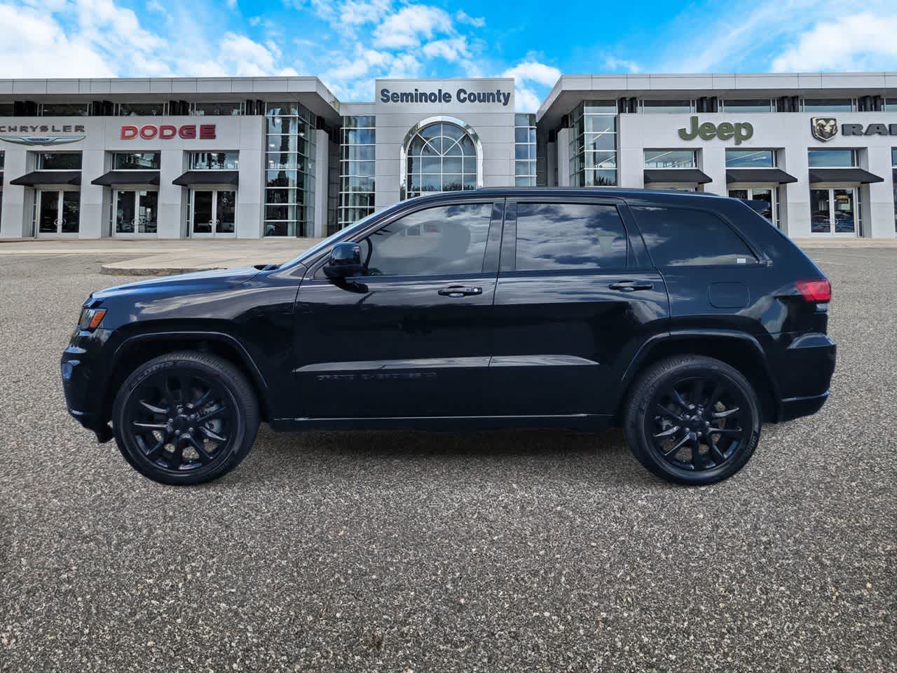 Thumbnail: 2022 Jeep Grand Cherokee - 5