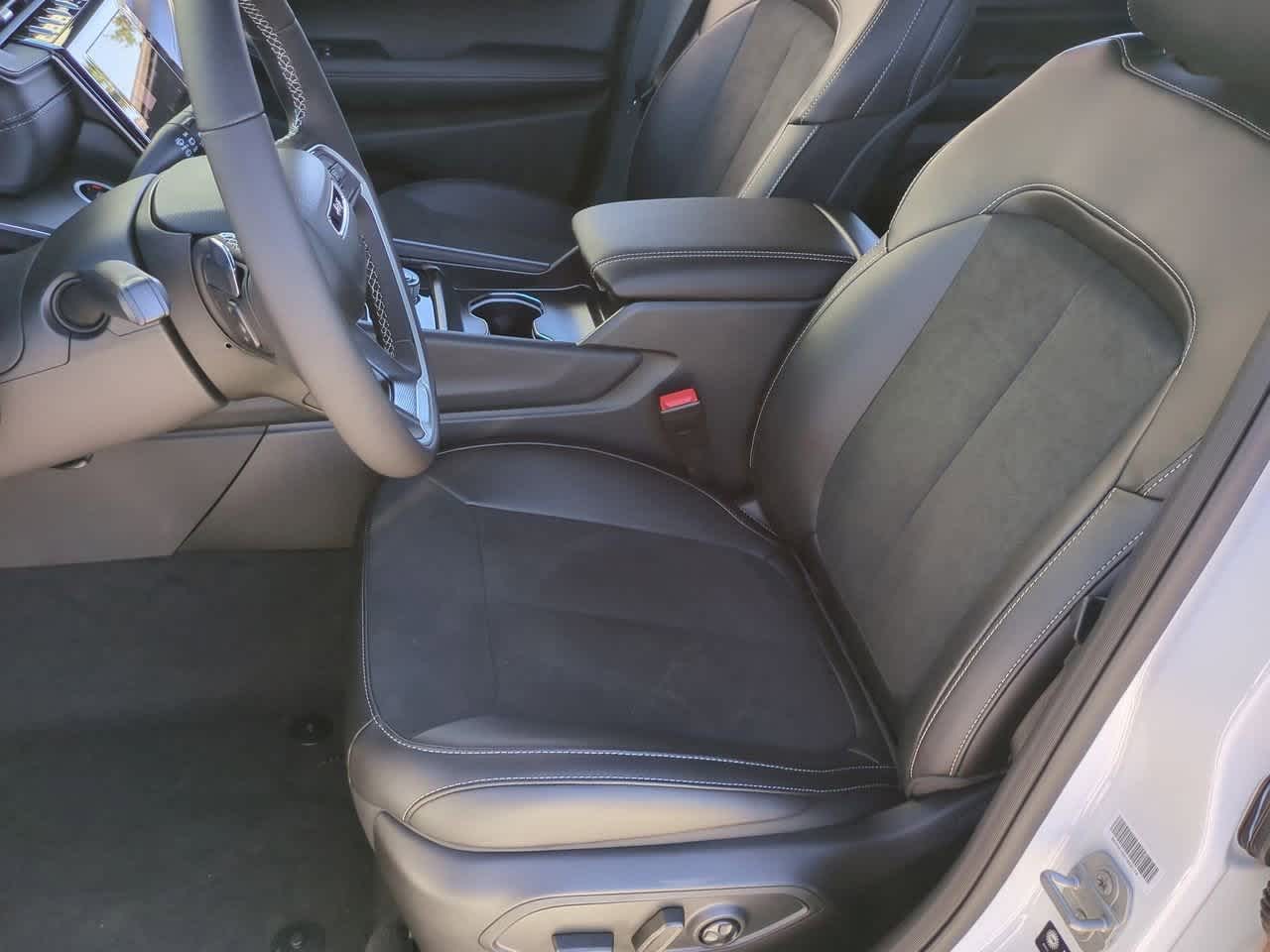 Thumbnail: 2025 Jeep Grand Cherokee L - 17