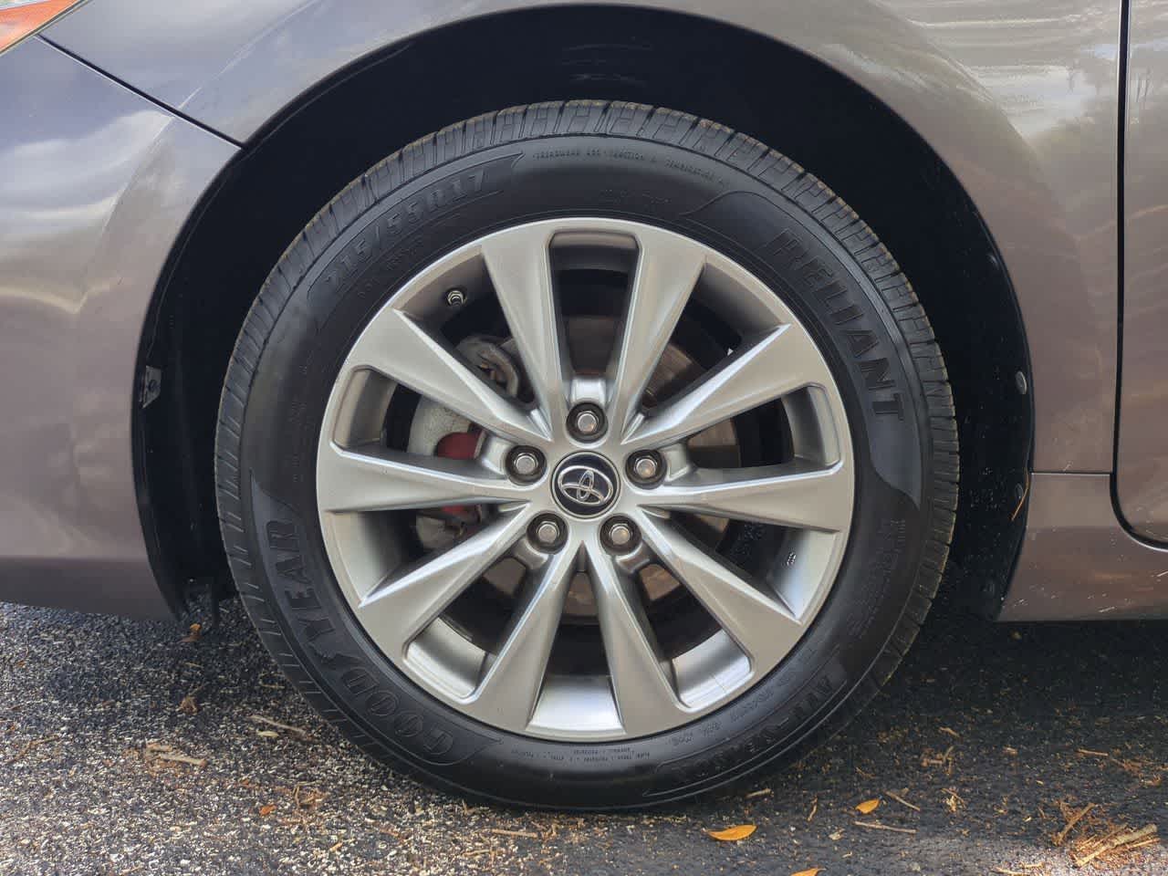 Thumbnail: 2017 Toyota Camry - 14