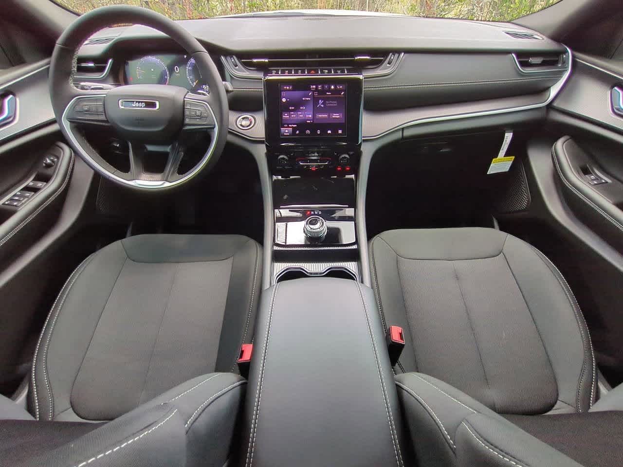 Thumbnail: 2025 Jeep Grand Cherokee L - 16