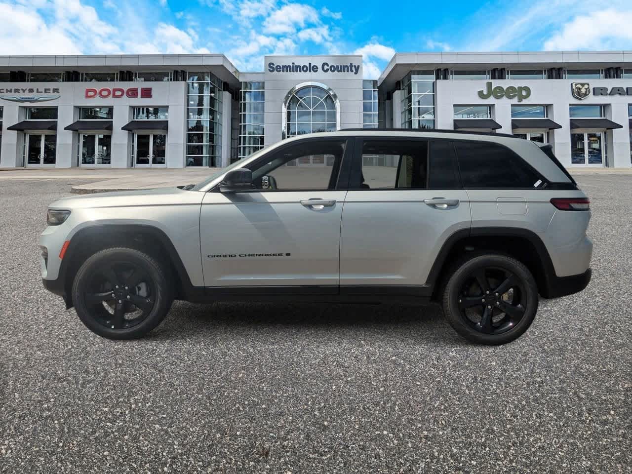 Thumbnail: 2025 Jeep Grand Cherokee - 5