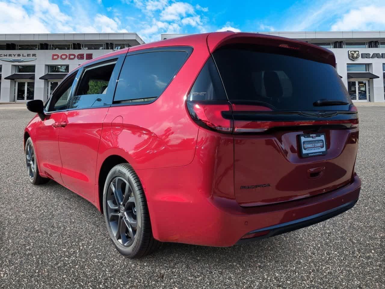 Thumbnail: 2026 Chrysler Pacifica - 6