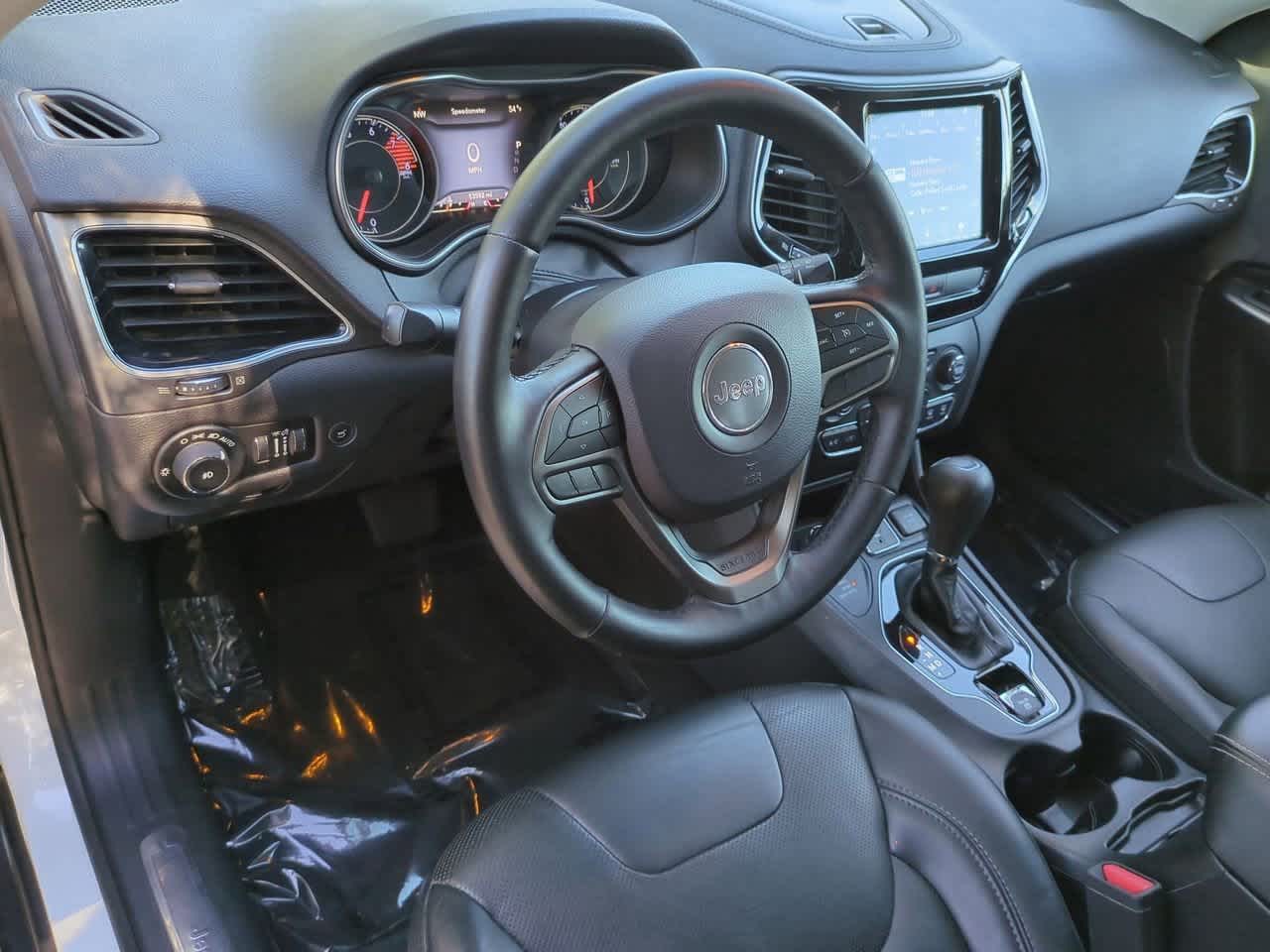 Thumbnail: 2019 Jeep Cherokee - 10