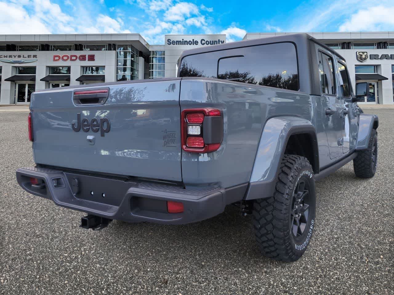 Thumbnail: 2026 Jeep Gladiator - 8