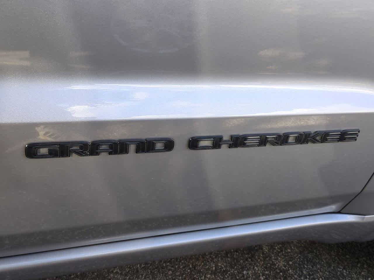 Thumbnail: 2018 Jeep Grand Cherokee - 13