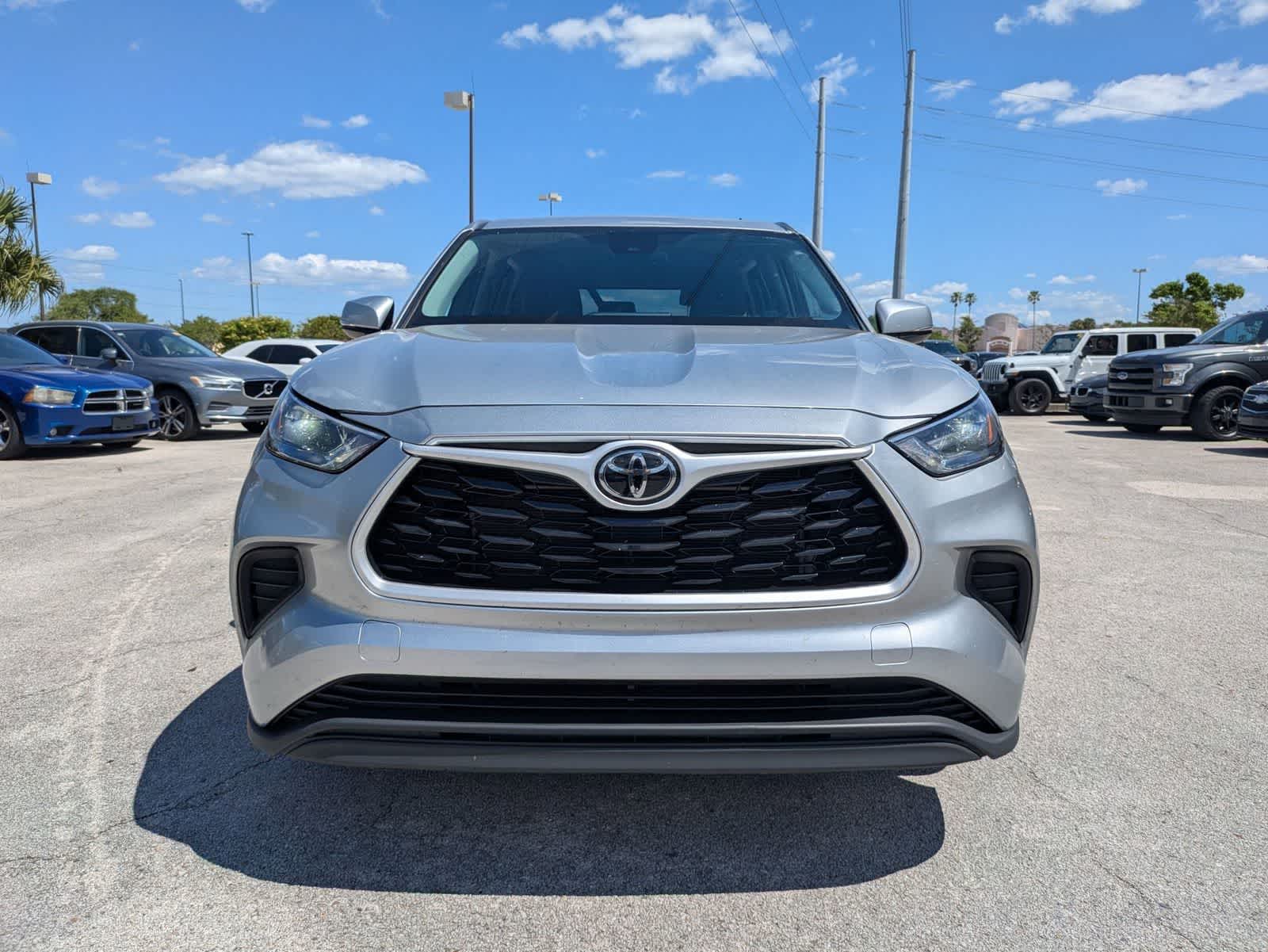 Thumbnail: 2023 Toyota Highlander - 2