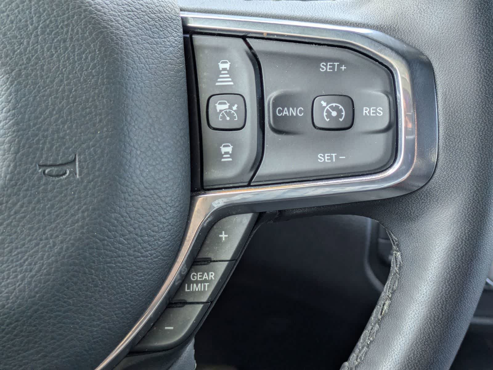 Thumbnail: 2025 RAM 1500 - 9
